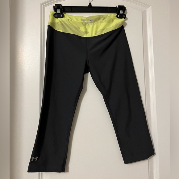 Under Armour Pants - Under Armour cropped leggings, size small. Black with neon yellow waist …